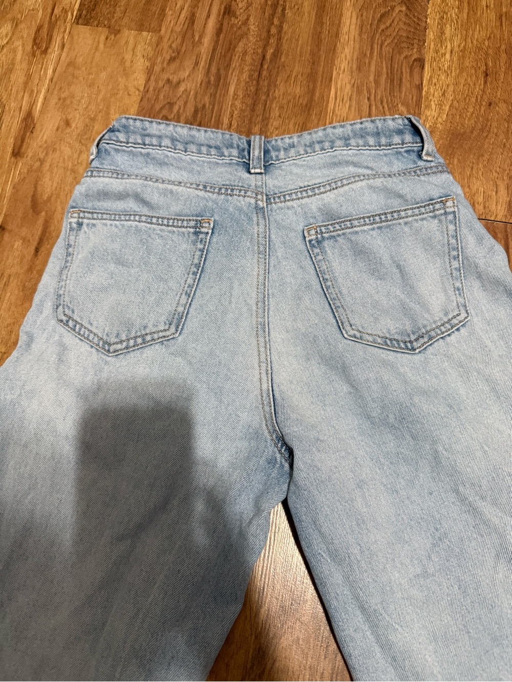 Light Wash High-Rise Straight Jeans - Picture 5 of 9